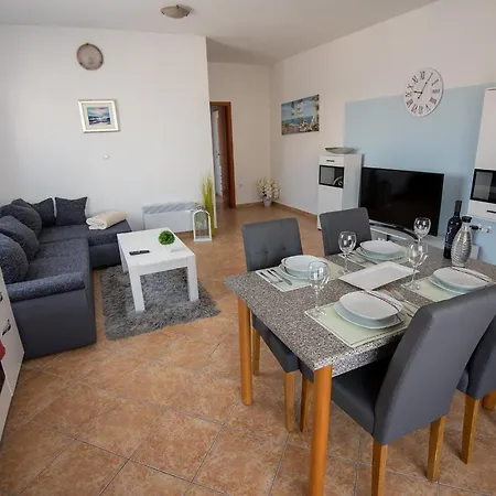 Apartment Mamut *