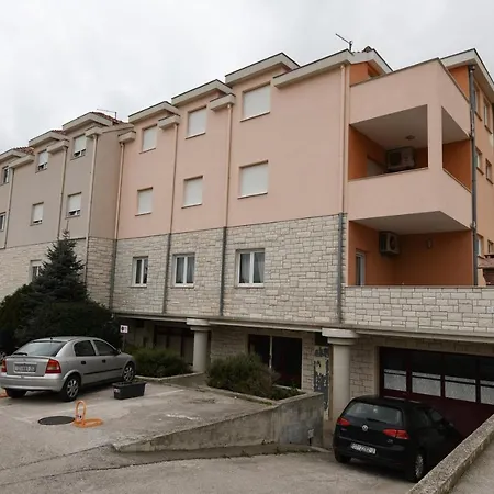 Mamut Τρογκίρ